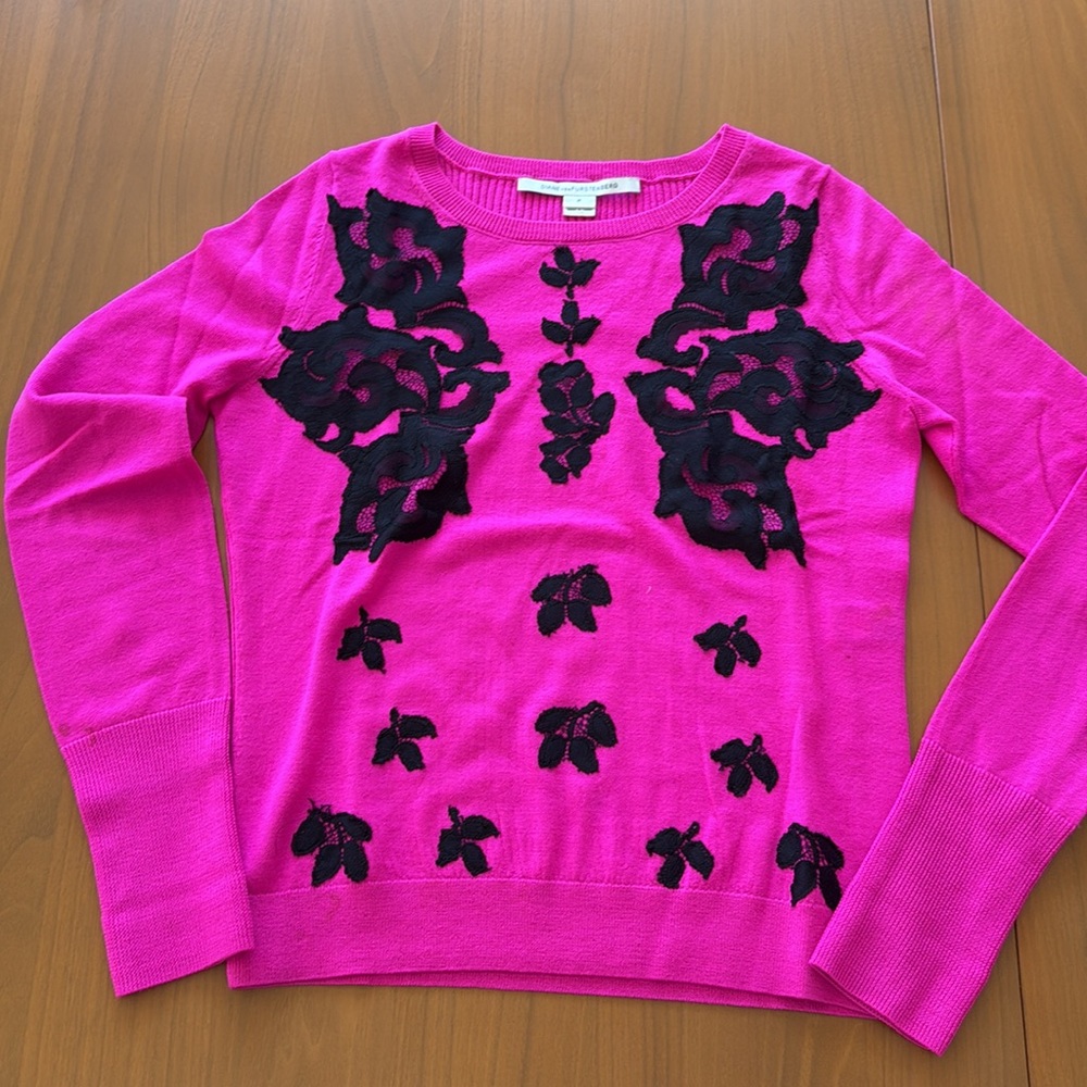 Diane von Furstenberg pink wool blend sweater size P (similar to XS/S)